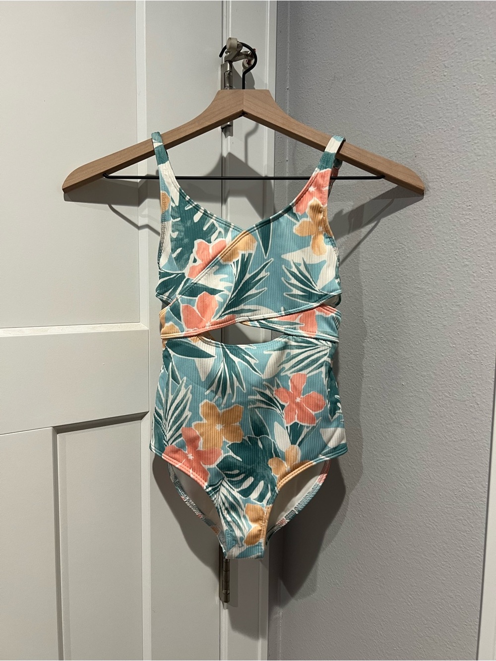 Abercrombie Kids swimsuit with matching cover-up, girls size 9/10
